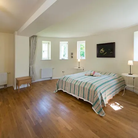 Gut Apartment